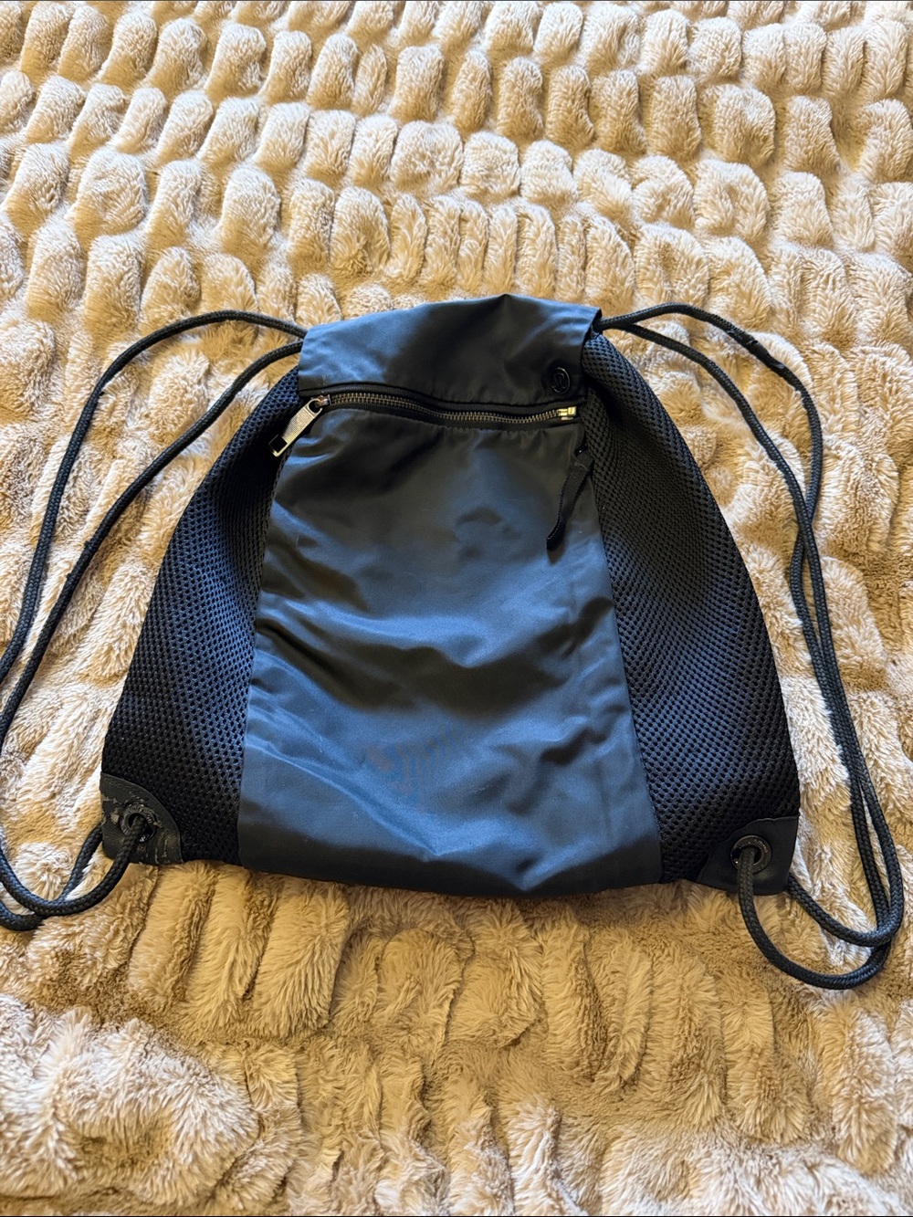 lululemon athletica Black Drawstring Mesh-Panel Backpack